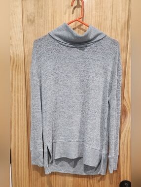 GAP Light Gray Turtleneck Sweater
